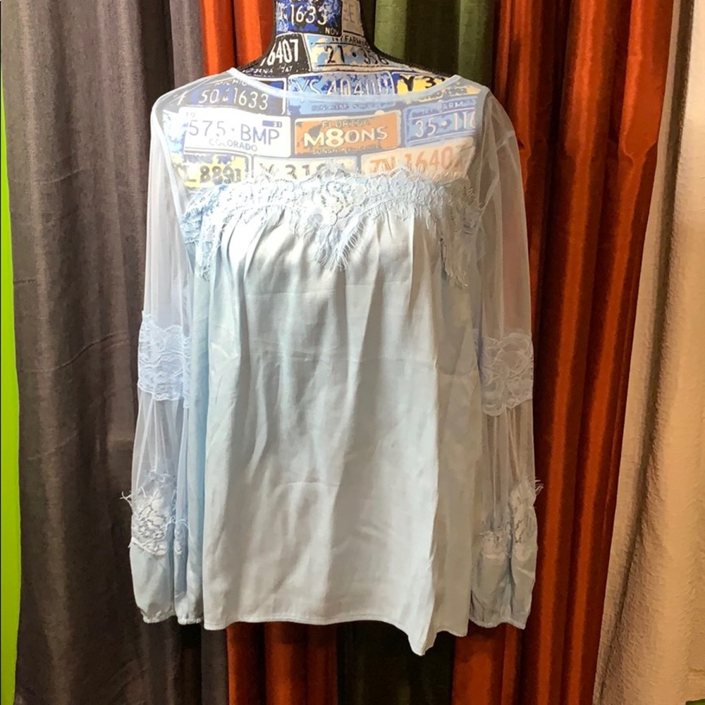 Vutti Blouse NWT size XL